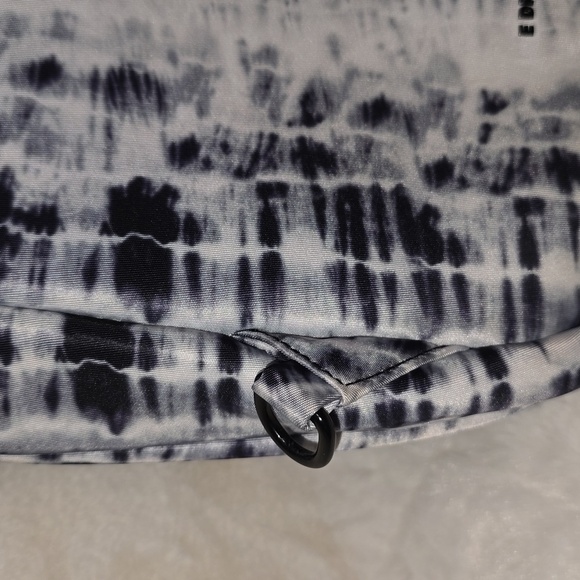 Like Dreams Tie-Dye Slingpack - Picture 5 of 16